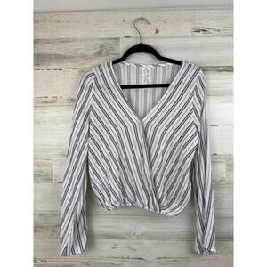 Saddie and Sage women small white blue strip lightweight crop top long sleeve